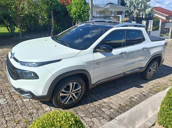 FIAT TORO 2.0 16V TURBO DIESEL VOLCANO 4WD AT9